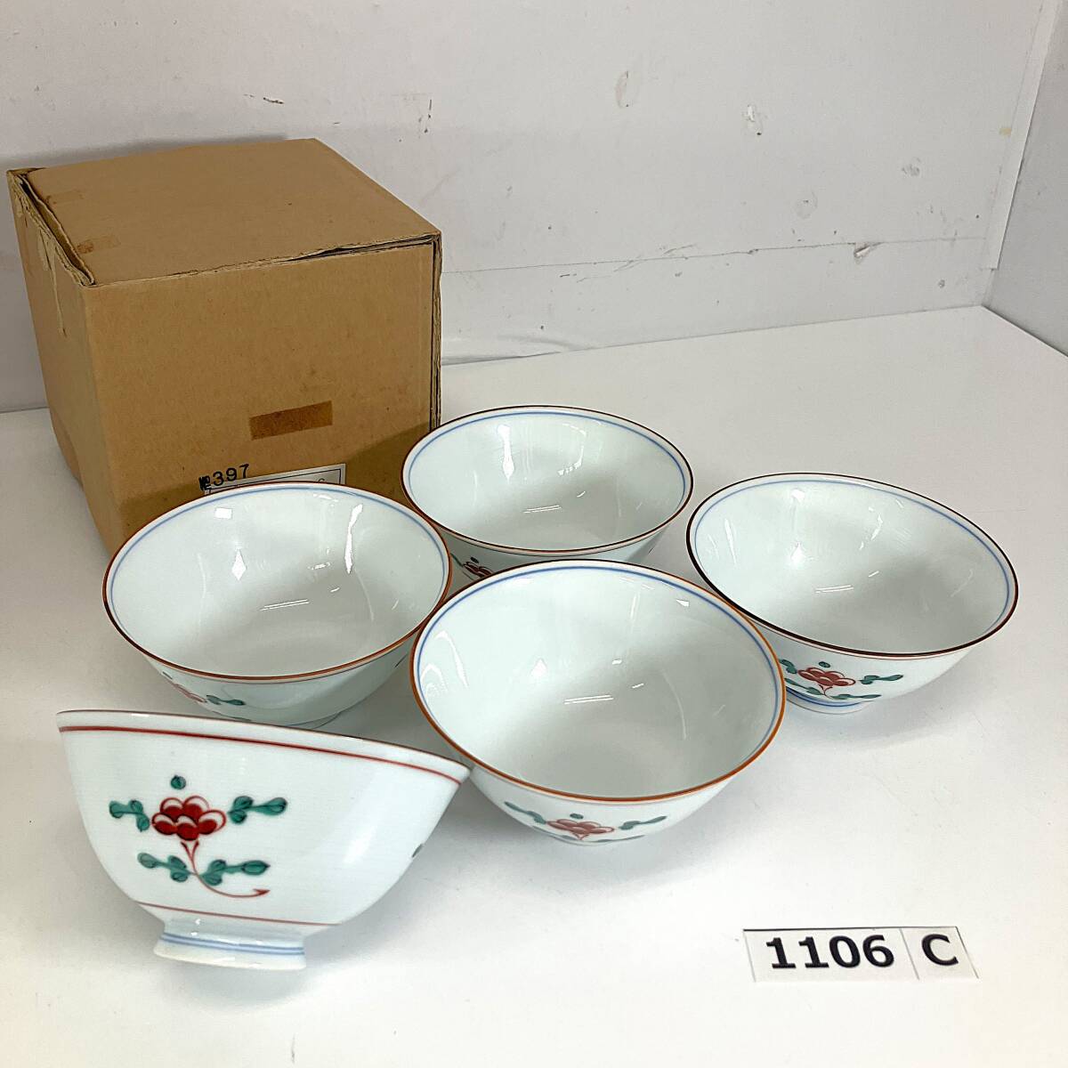 在3(志)【未使用】橘吉 たち吉 赤絵小花 飯椀 5客 ご飯茶碗 和食器 箱入り(I)1106C拍卖