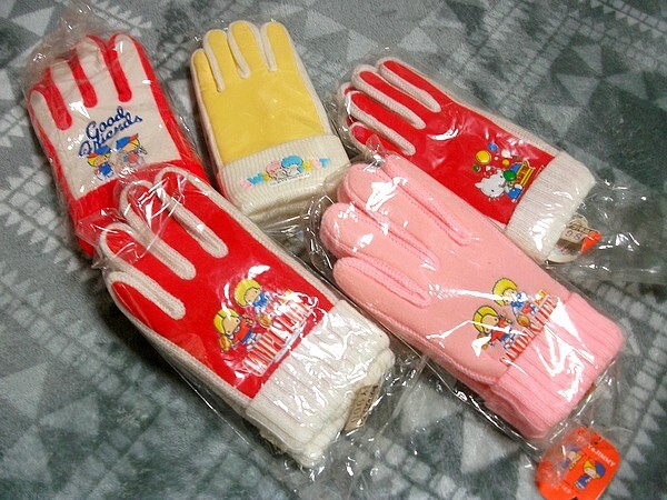 Y84u★昭和レトロ 古い手袋 キャラクター てぶくろ サンリオ 子ども用 在庫品拍卖