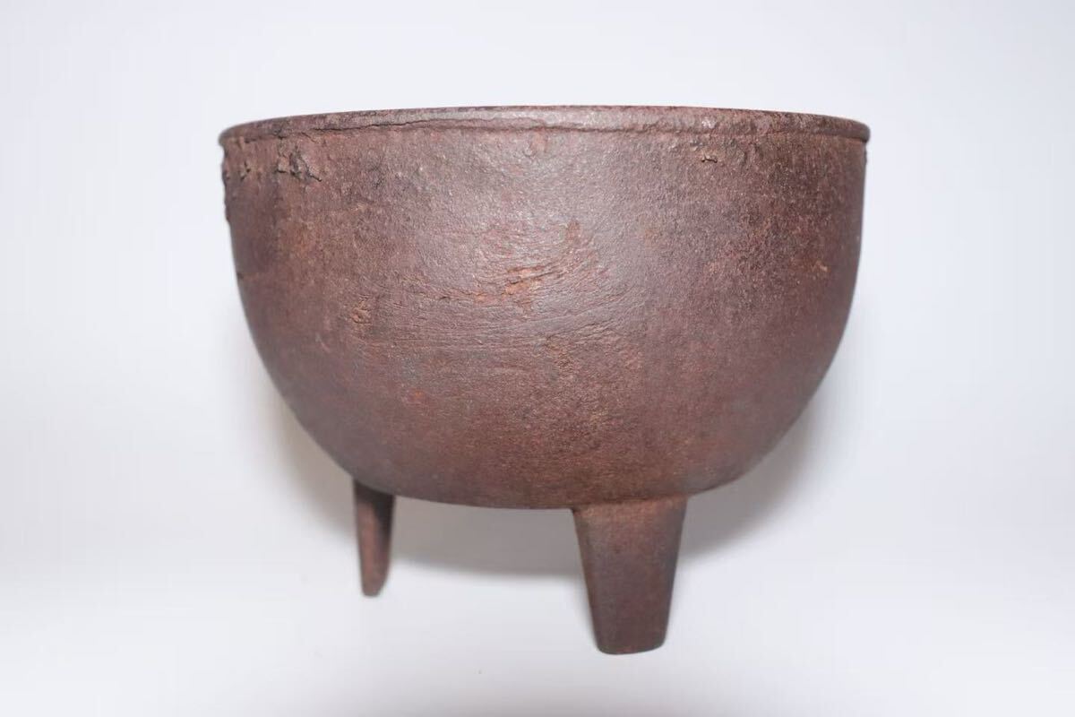 火鉢 鉄 時代 骨董品 瓶掛 バンチェン土器 香炉 鉄瓶 高11cm 径15.5cm拍卖