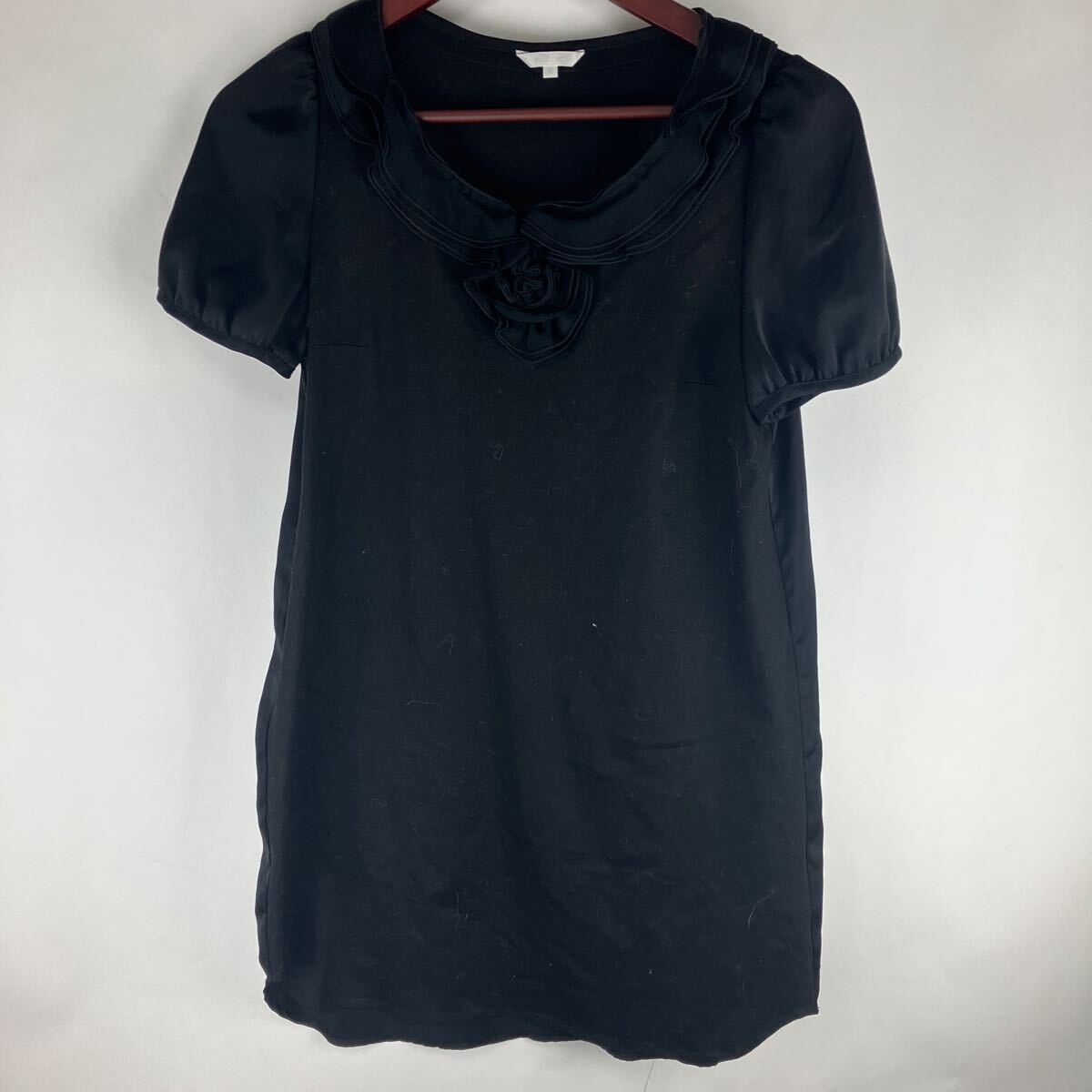 TO BE CHIC トゥービーシック 黒 ワンピース M トップス リボン 半袖 婦人服 レディース服 Mサイズ 無地 激安古着拍卖