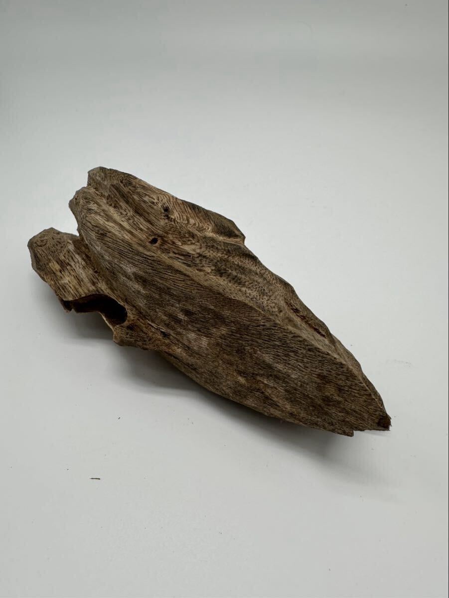 【特上】 高品質 ベトナム産 泥 沈香 69.6g /香木 伽羅 シャム 香道具 仏具 古美術 工芸品拍卖