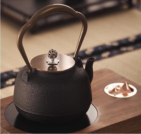 推薦★鉄瓶★ 茶道具 未塗装鉄器 提梁壺 銅製蓋 銅製取っ手★ 対応 鉄やかん 鉄分補給 鉄びん拍卖