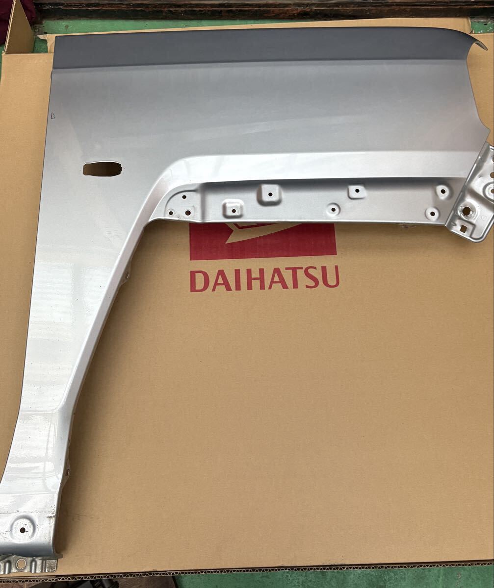 ダイハツ タフト LA900S LA910S 右フロントフェンダー 拍卖