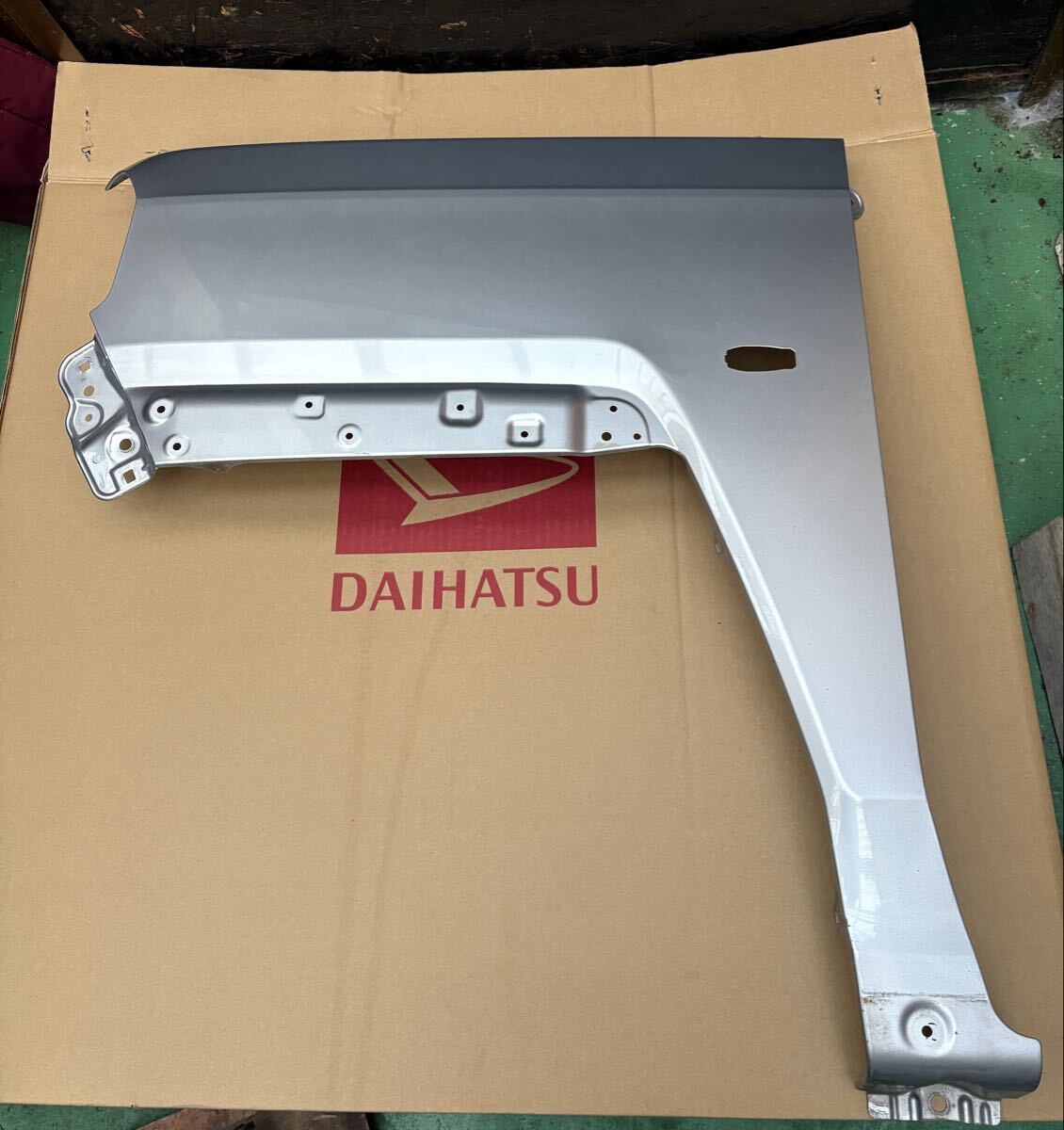 ダイハツ タフト LA900S LA910S 左フェンダーパネル 拍卖