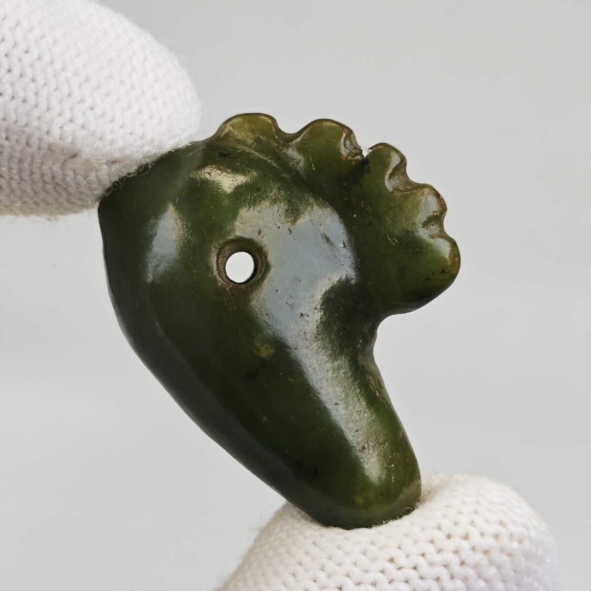 收集品 縄文、弥生、古墳、須恵器、緑の濃い 透明感質感良い 瑪瑙碧玉 勾玉 根付拍卖