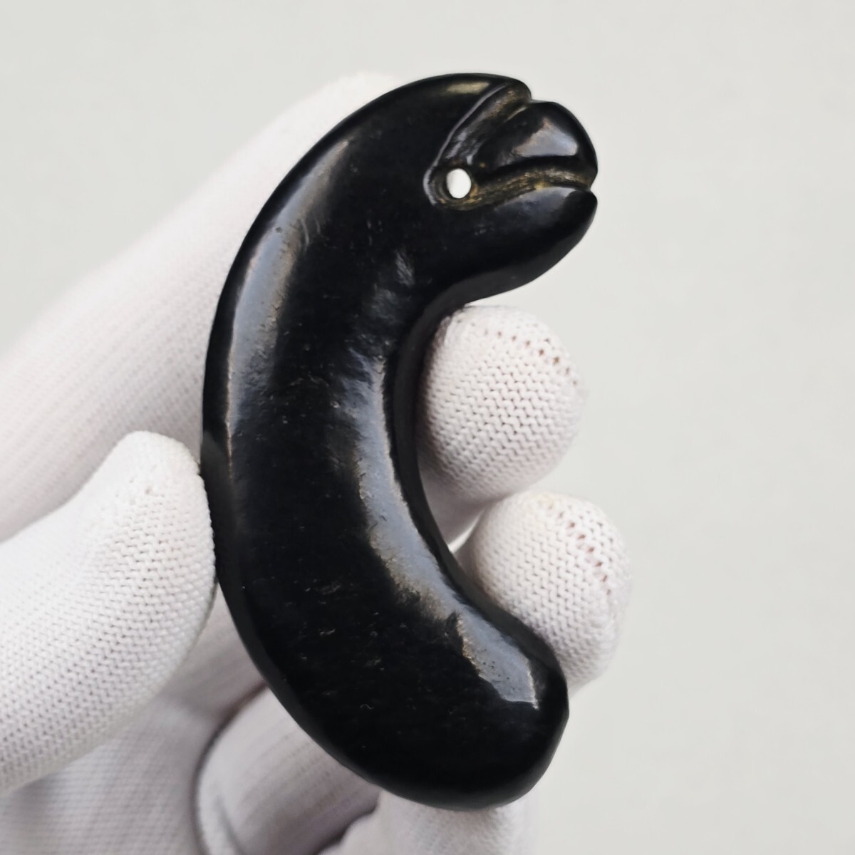 收集品 縄文、弥生、古墳、須恵器、緑の濃い 透明感質感良い 墨翠碧玉 丁字頭勾玉拍卖