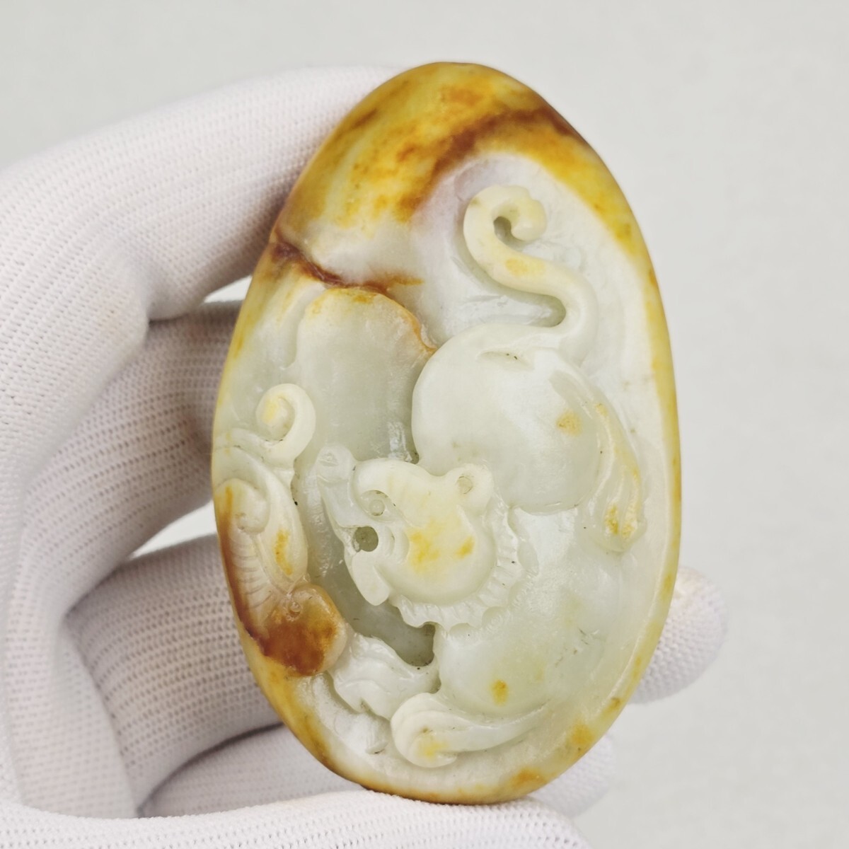 古美術 本物和田玉 原石 洒金皮 浮彫 “寿如意紋” 根付 玉の握りもの 縁起物拍卖