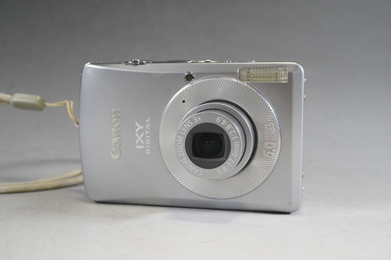 1円~【L818】Canon/キャノン IXY DIGITAL 80 Ai AF PC1147 シルバー コンパクトデジタルカメラ バッテリー付拍卖