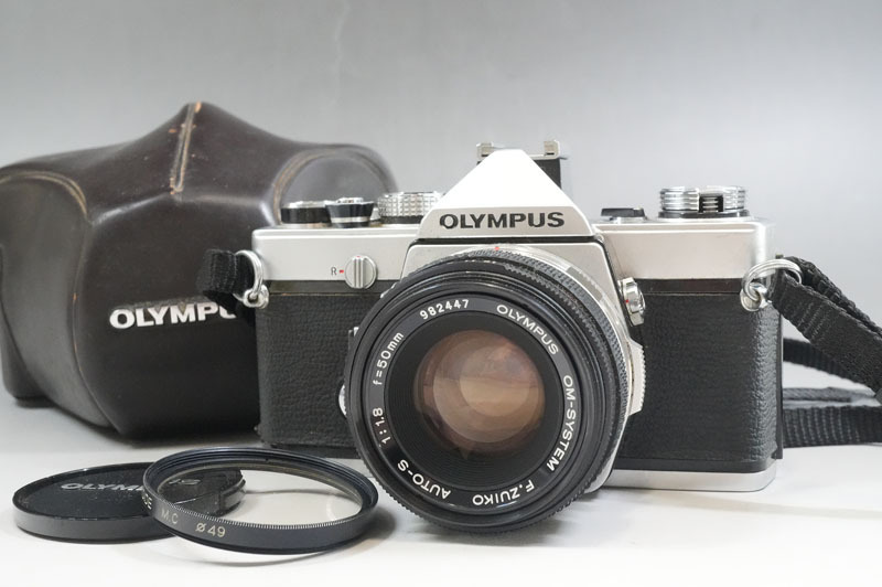 1円~【L827】OLYMPUS/オリンパス OM-1 /LENDS OM-SYSTEM F.ZUIKO AUTO-S 1:1.8 f=50mm フィルムカメラ ケース付拍卖