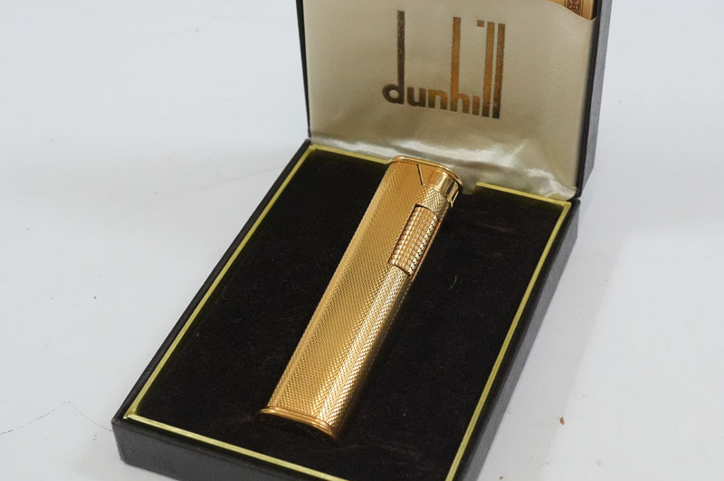 【L858】dunhill/ダンヒル ライター PLAQUE G 20MICRONS ローラー式 ゴールドカラー ドレス 喫煙具 ケース付拍卖