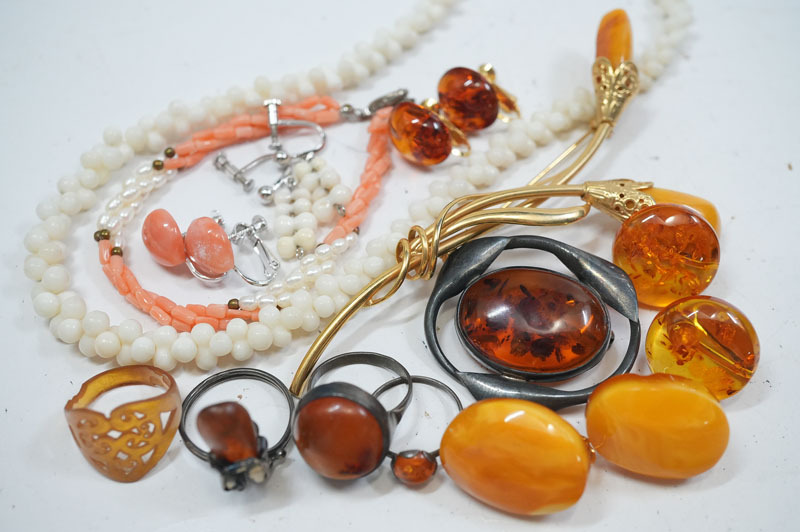 【L862】琥珀・珊瑚まとめて コハク サンゴ 重量:94.9g 925刻印有 ネックレス イヤリング リング ブローチ アクセサリー拍卖