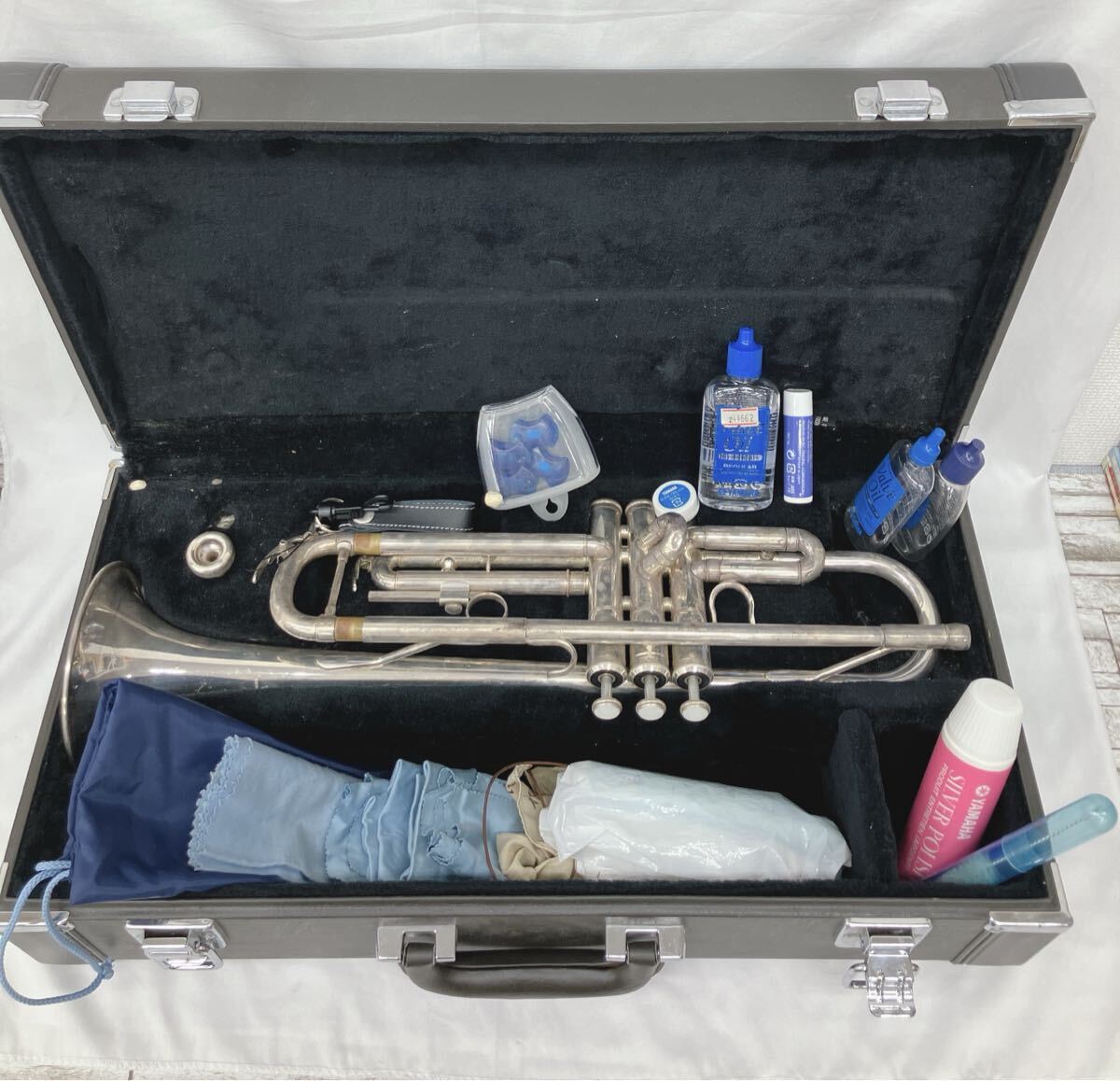 YAMAHA YTR-2335 トランペット ハードケース付 ヤマハ 管楽器 ケース付拍卖