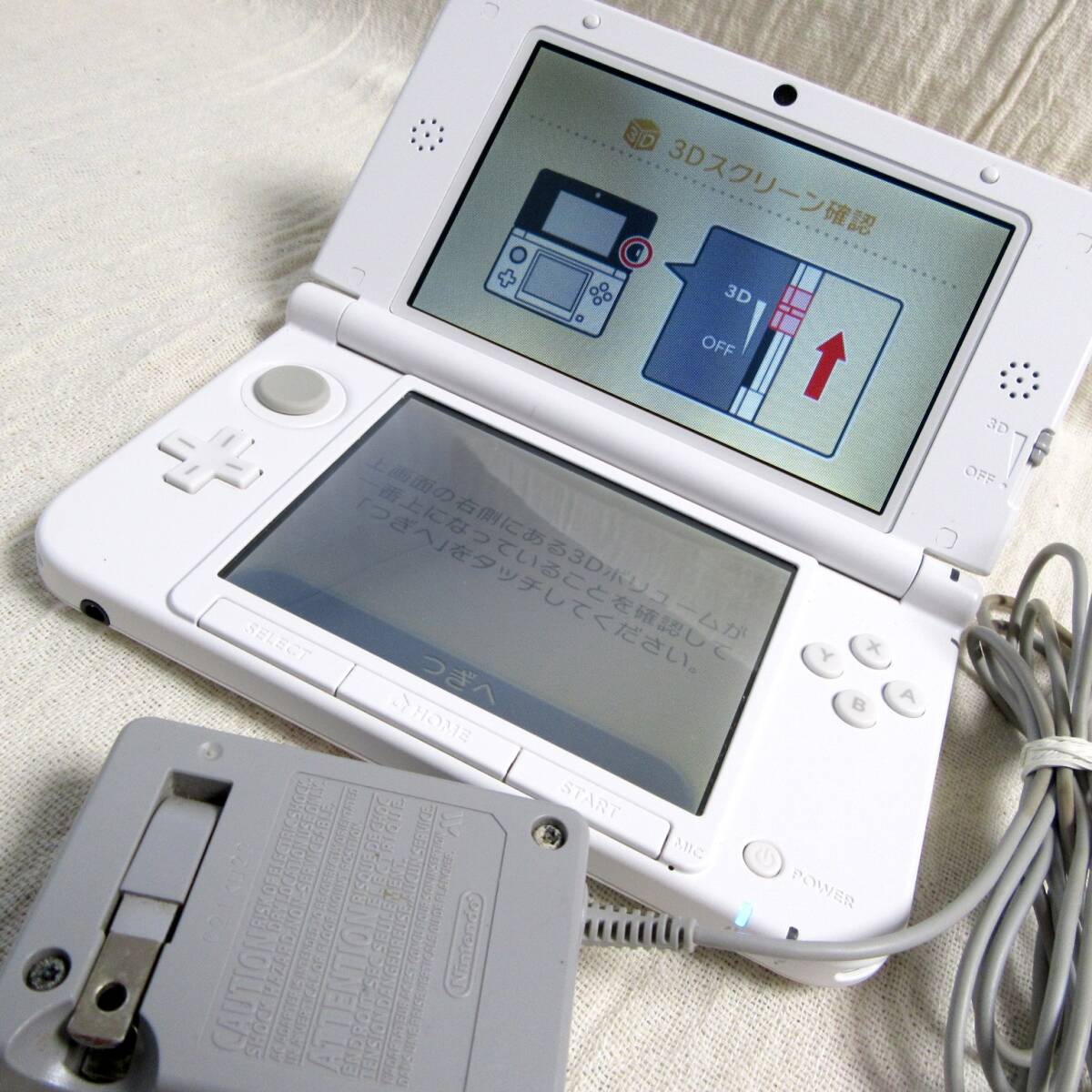 ニンテンドー3DS LL【本体】SPR-001/ホワイト/充電アダプター付き/Nintendo/任天堂/動作確認済み/NEWではありません拍卖
