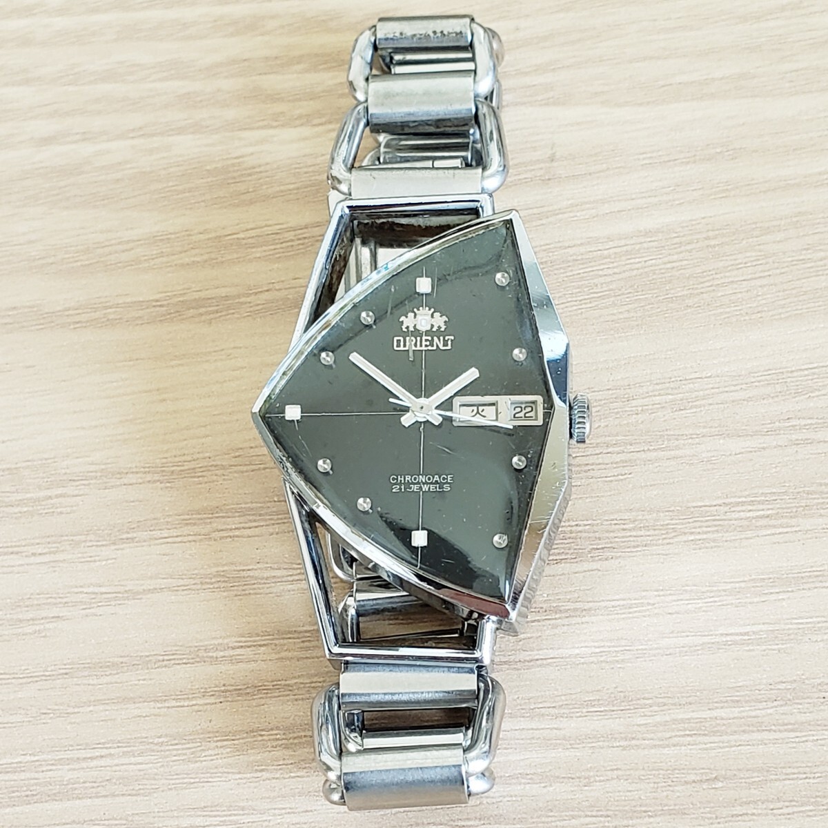 希少 ORIENT CHRONOACE 21石 S429-17940 三角時計 オリエント クロノエース 黒文字盤 腕時計 手巻き 不動品 ジャンク 現状品 1124⑧拍卖