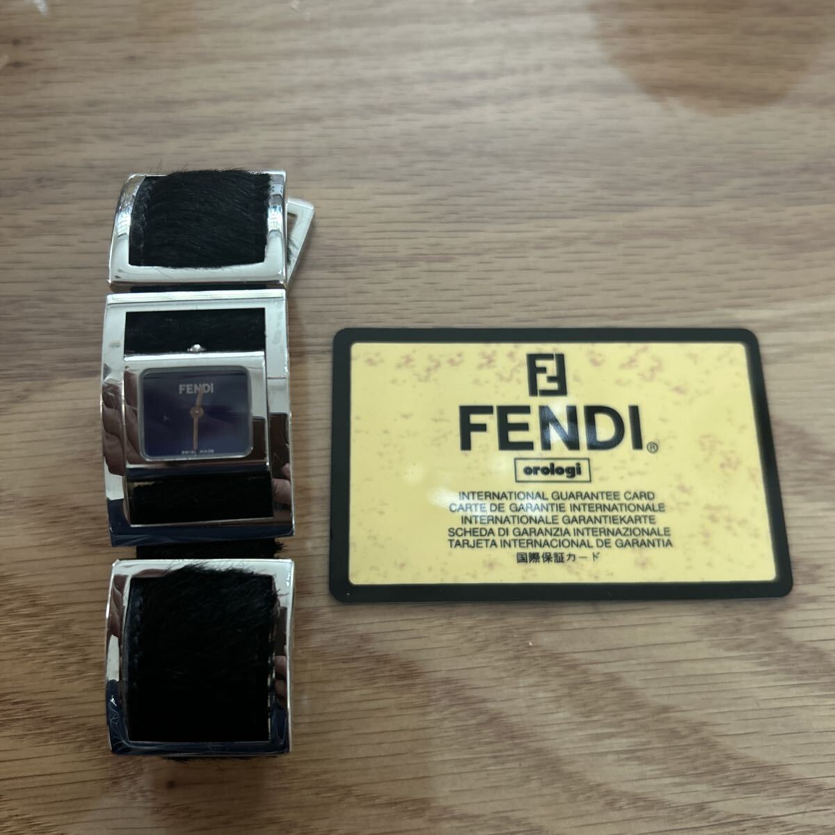 稼動品 FENDI フェンディ ターンフェイス ハラコ 腕時計 フェンディ 腕時計拍卖
