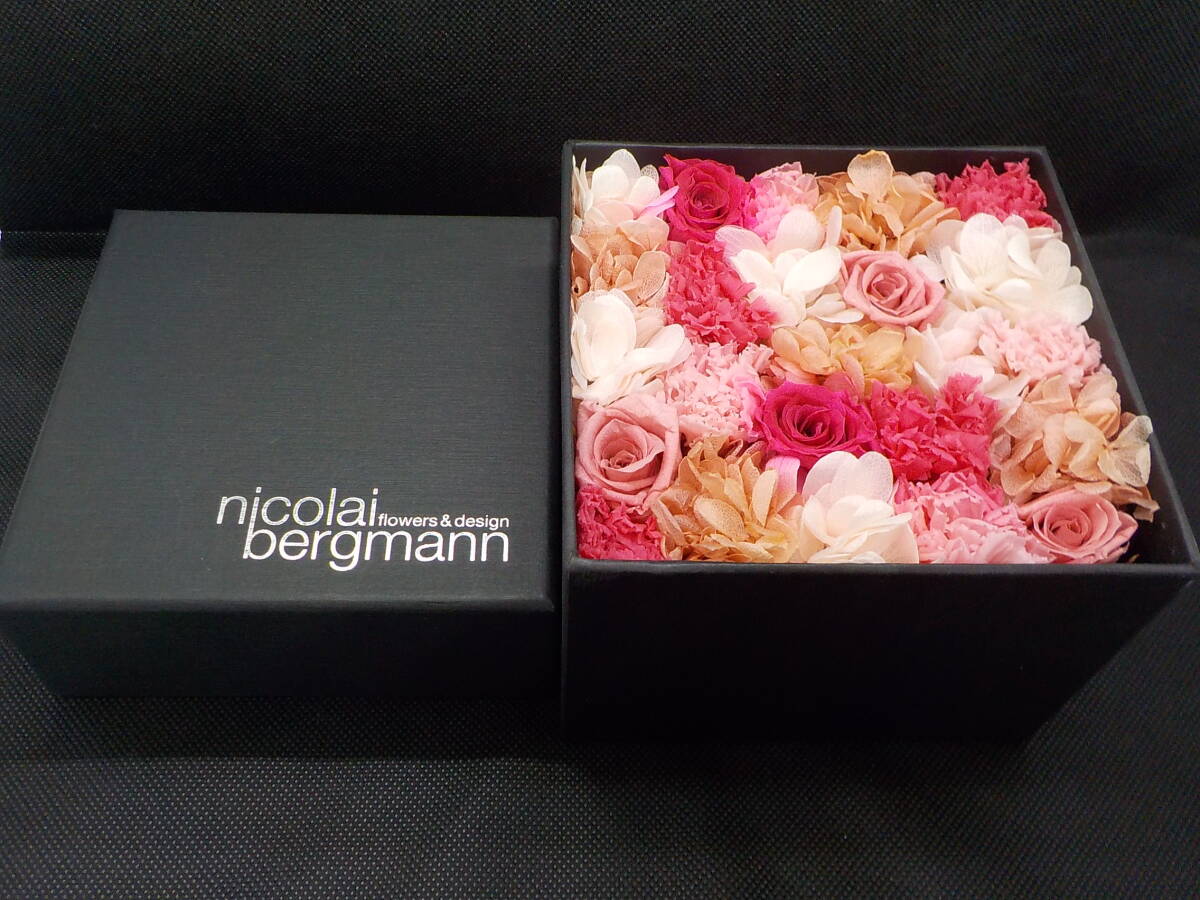 ★ニコライ・バーグマン★Nicolai Bergmann★プリザーブドフラワーボックス★Mediumサイズ★拍卖
