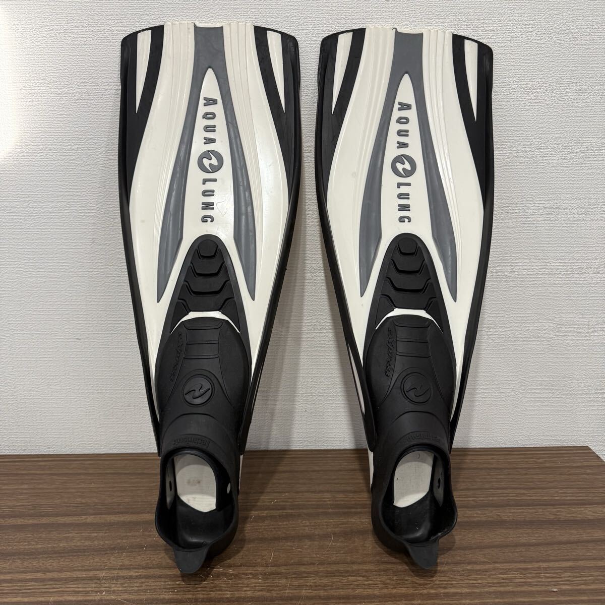 OYF793 AQUALUNG アクアラング technisub テクニサブ ダイビング用 フィン フルフット 8-9 42-43 拍卖