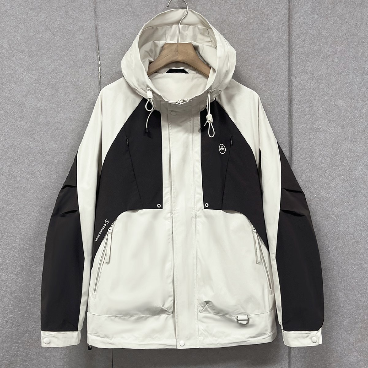 ジャケット イタリア製造 ポリアミド100% 快適 速乾 ソフト 防風 撥水 切替 フード付き ゆったり アウター ブルゾン 通学 日常着 SIZE:L拍卖