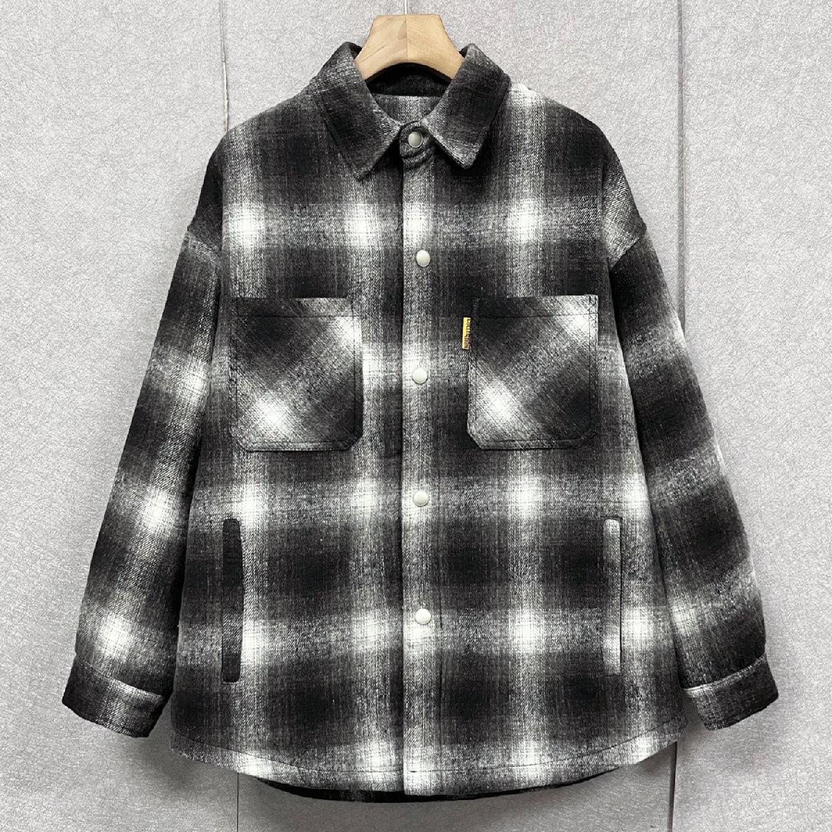 ダウンジャケット イタリア製造 ダックダウン90% 厚手 防寒 ソフト チェック柄 開襟シャツ ブルゾン アウター 個性 日常着 通勤 SIZE:XL拍卖
