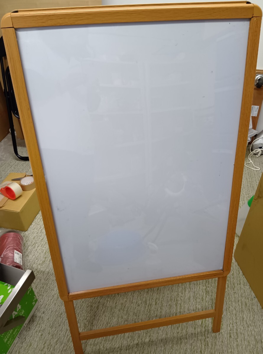 値下げ 事務用品 両面 自立式 木製枠 A型看板 立看板 大型 中古品 格安 東京多摩地域取りに来てくださる方限定 A型両看板拍卖