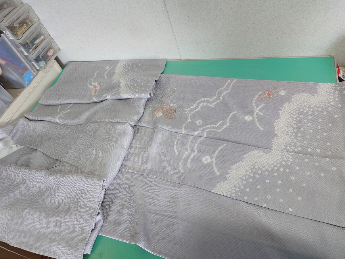 ●194 豪華 刺繍 絞り 紗綾形 地模様 シルバーグレー 上品 付下げ 訪問着 高級 正絹 着物 入学式 卒業式 七五三 お茶会 観劇 フォーマル ④拍卖