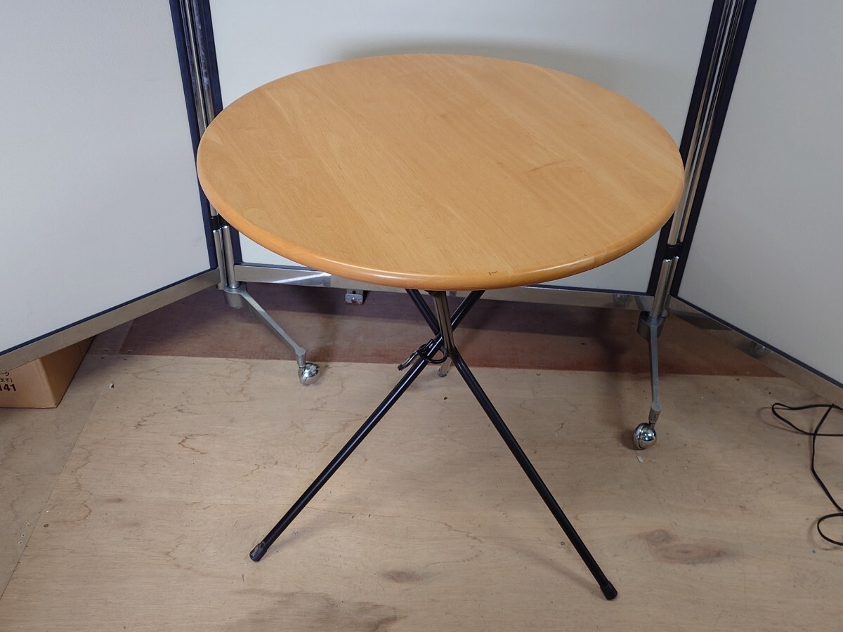 ● 希少 木製天板 おしゃれ クロス式 3本脚 カフェテーブル サイドテーブル ラウンドテーブル 折りたたみテーブル 北欧風 H710×600×600③拍卖