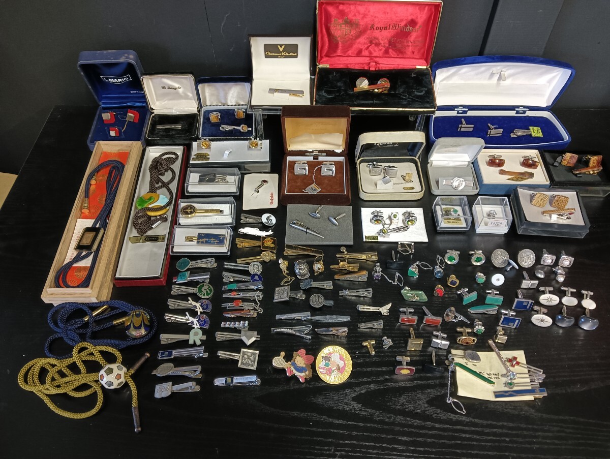 【25*11039】◆中古品◆メンズ◆ネクタイピン&カフス&ループタイおまとめ売り◆アクセサリー◆重量:約2.9kg(入れ物含む)拍卖