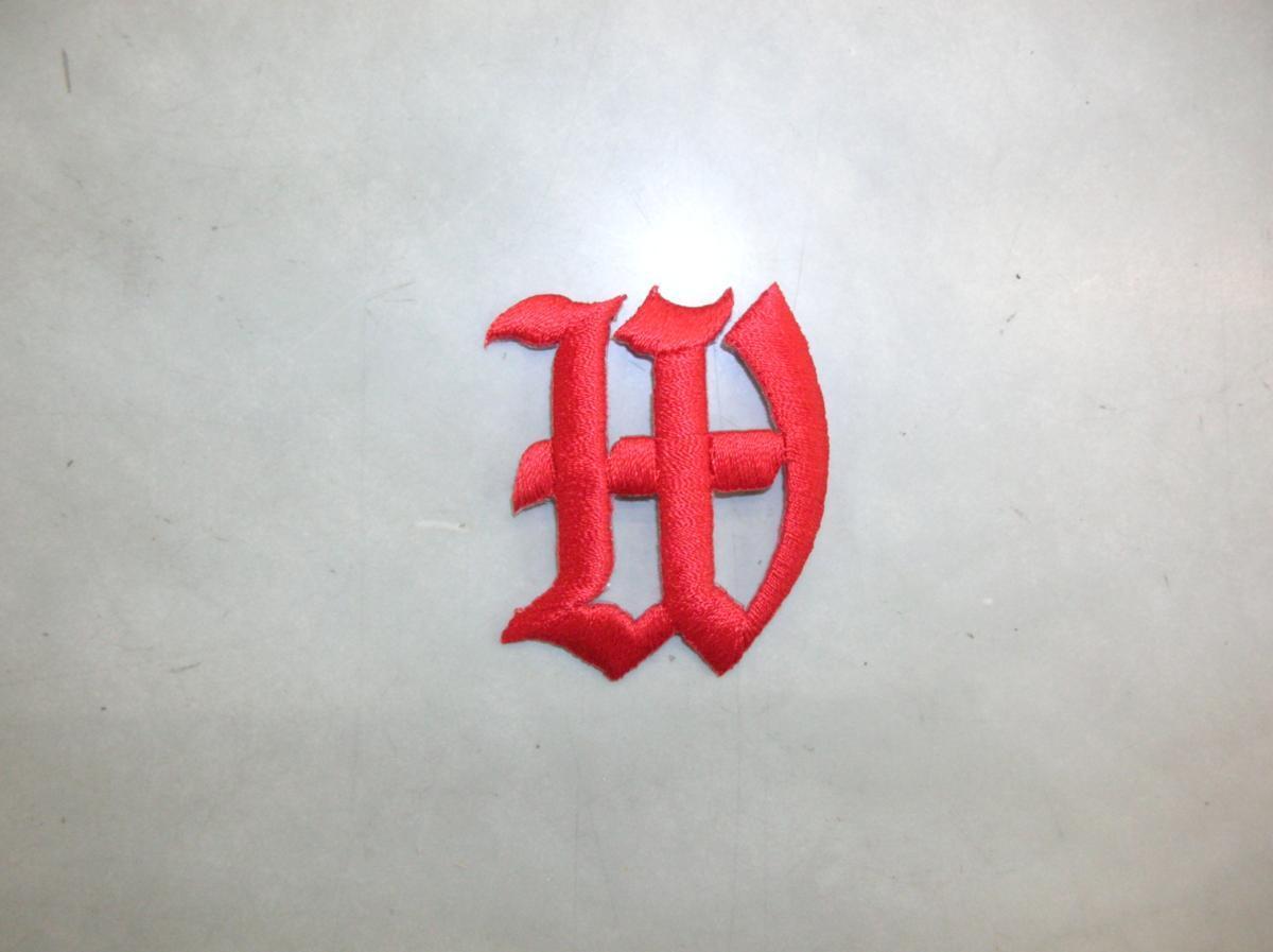 【刺繍★花文字マーク(英字:W)★レッド】ワッペン★アイロンで簡単圧着★拍卖