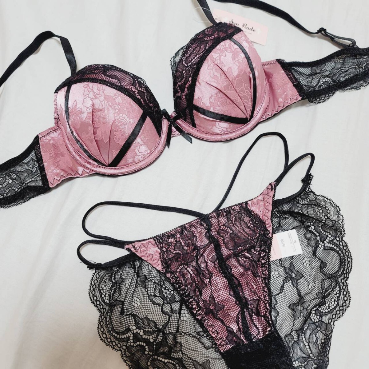 タグ付き新品未使用【Sun Rode】★ブリリアントサテンレーシィブラショーツセット★ジャガードフラワー★総レースフルバック★ストリング拍卖