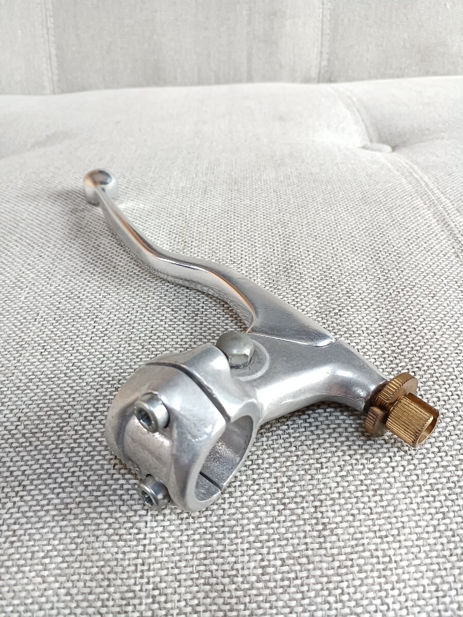 ヤマハ SR400 SR500 クラッチレバーホルダー 汎用 (7/8インチ用)メーカー不明 修理 ペイント用 修正 スペアにいかがですか?拍卖