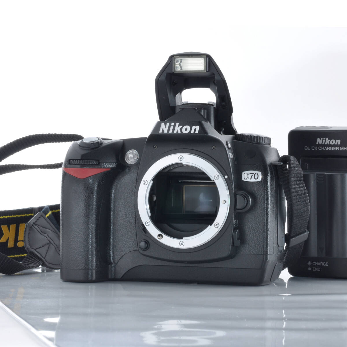 期間限定4,999円~【ニコン】Nikon D70 デジタル一眼レフカメラ 動作確認済み #J784a拍卖