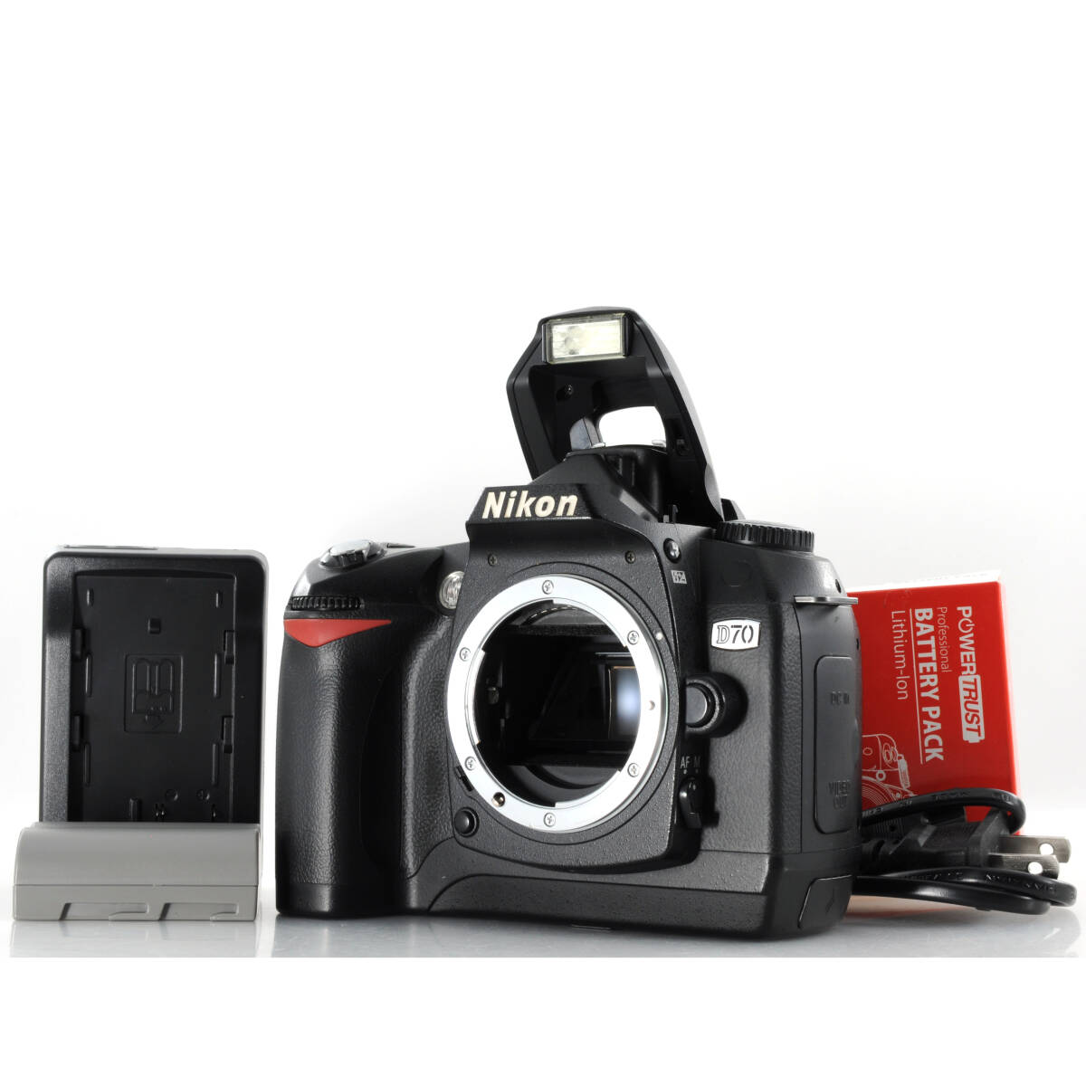 【ニコン】Nikon D70 デジタル一眼レフカメラ バッテリー、充電器付き #K082a拍卖