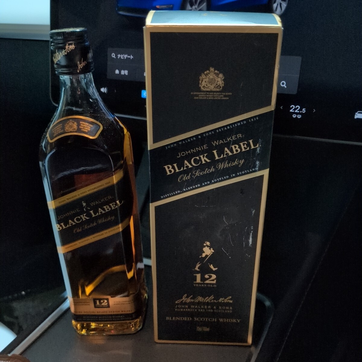 未開封 Johnnie Walker BLACK LABEL ウイスキー 700ml 箱入り拍卖