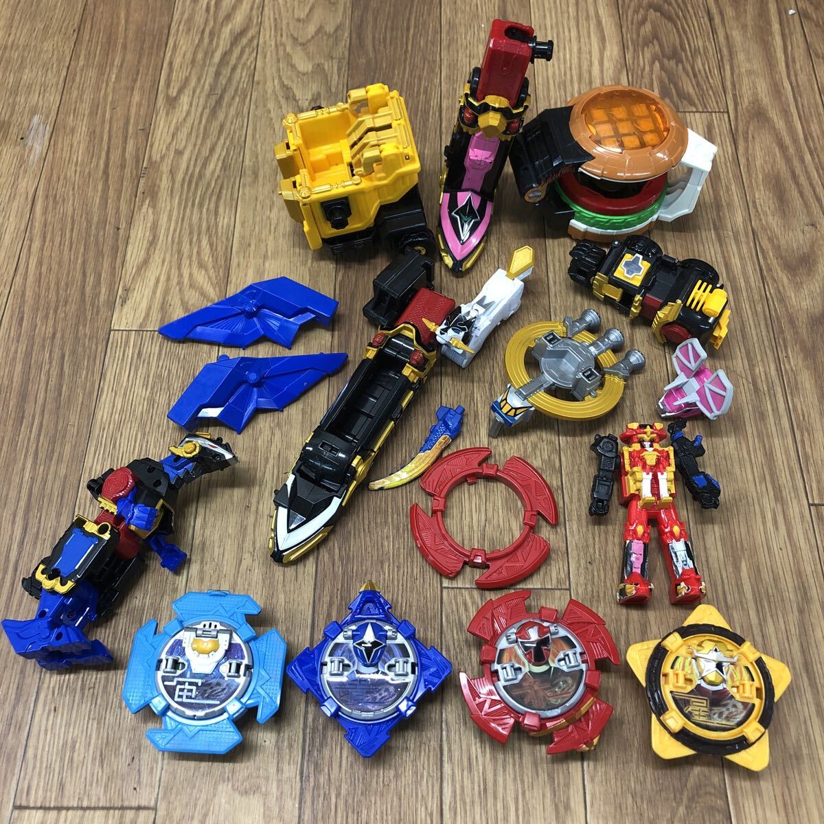 AID-20251108-671 手裏剣戦隊ニンニンジャー 戦隊シリーズ 武器 おもちゃ 忍シュリケン 変身デバイス忍者スターバーガー 他 まとめセット拍卖