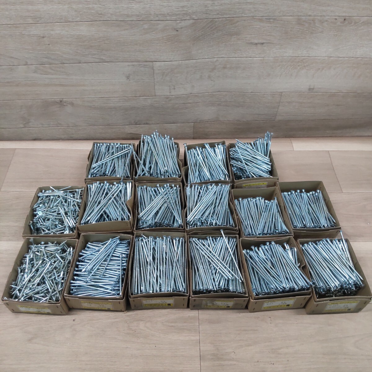 LSD-20251114-1301 セントラルファスナー タッピンねじ まとめ ネジ 4.2×60 4.5×90 4.8×120 4.8×105 16箱まとめセット 現状品拍卖