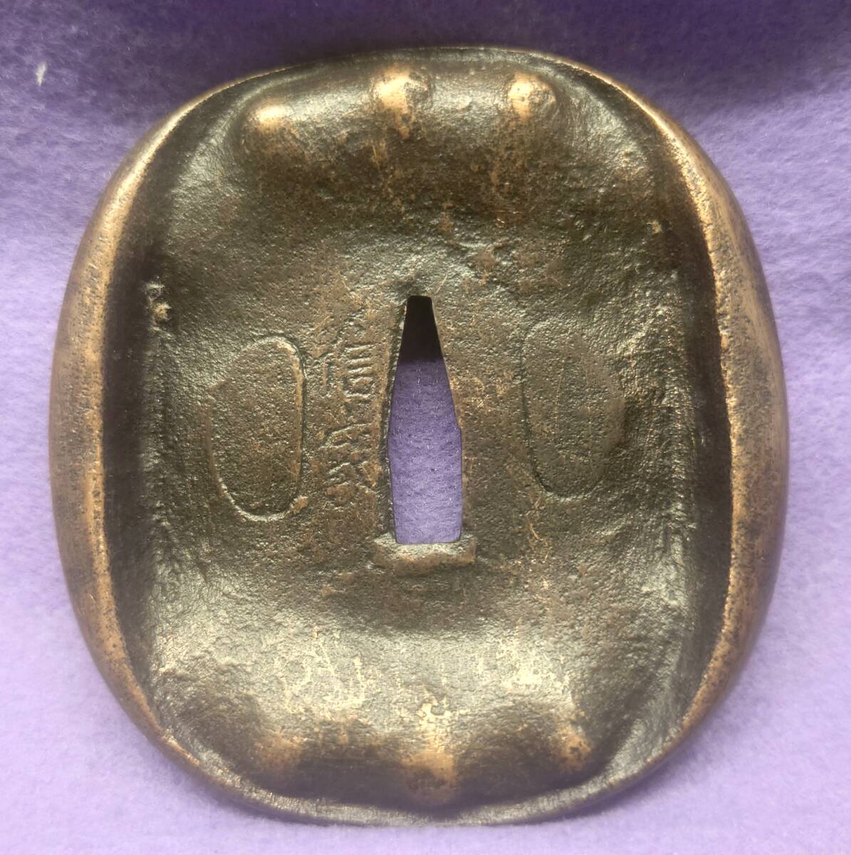 鍔 つば 銘あり 信家 総重量:約197.5g 銅製 刀装具 刀 日本刀 時代物 美術品拍卖