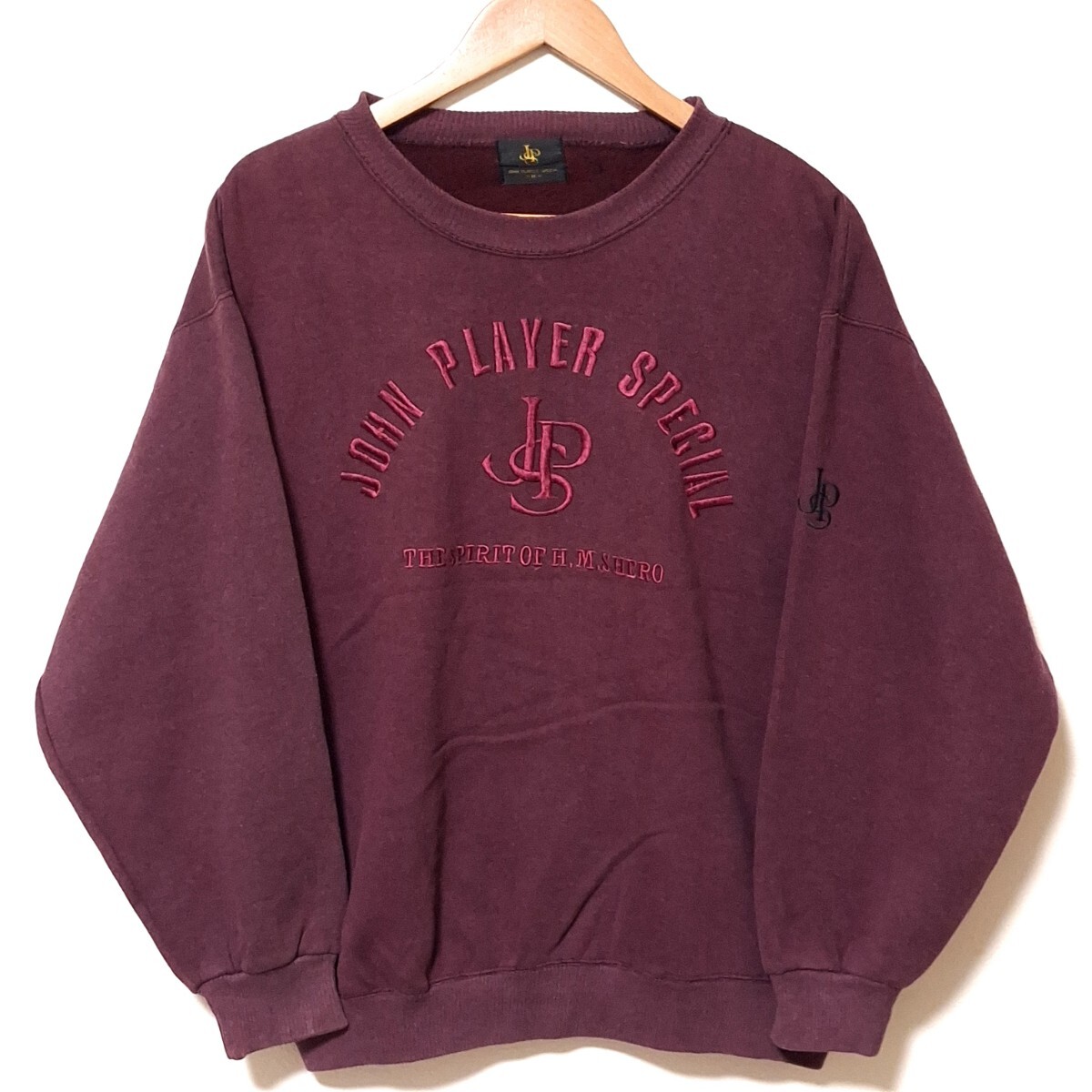 W993【JOHN PLAYER SPECIAL】ジョンプレイヤースペシャル トレーナー スウェット 刺繍 パープル ワインレッド 長袖 メンズ サイズM/QQ拍卖