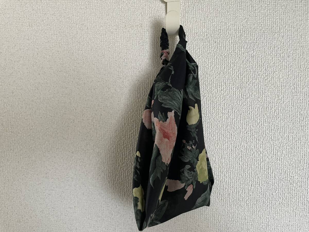 ★即決★ハンドメイド 水彩風の花柄が大人かわいい 黒 ローンコットンのゆるターバン**ヘアバンド アクセントに拍卖