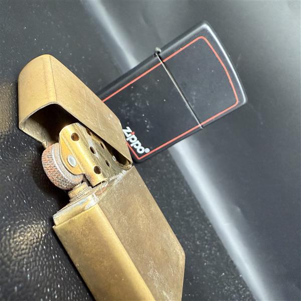 1 円 Zippo ジッポ オイルライター 2点 まとめ売り 喫煙具 着火未確認 火花〇 ゴールドカラー ライター アンティーク ヤニ 紙たばこ 10950拍卖