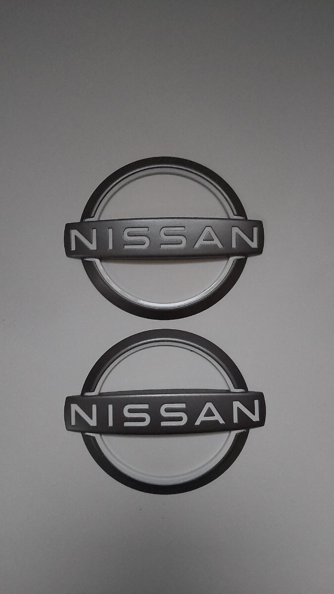 日産自動車 新エンブレム2個 NISSAN エンブレム ニッサン拍卖
