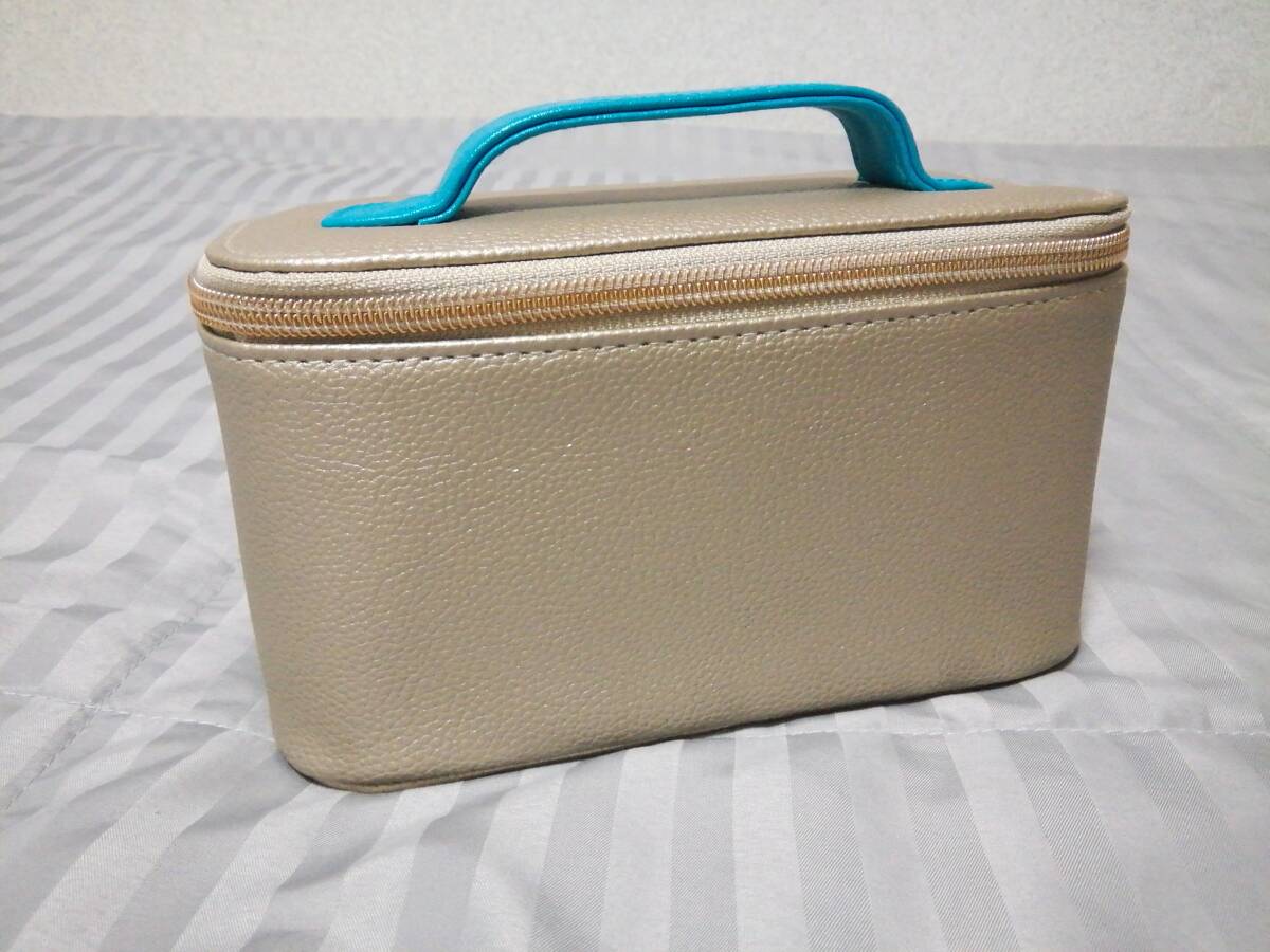 エミレーツ航空 First Class BVLGARI ブルガリ アメニティ LADIES LE GEMME OROM バニティタイプ 未開封品 現品限り LastOne 拍卖