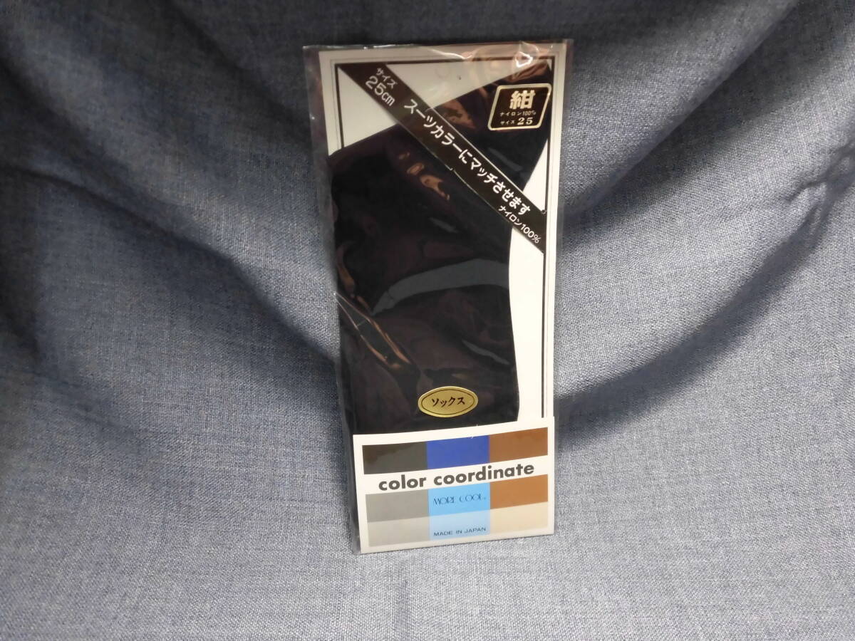 レトロ 日本製 紳士用靴下 ナイロン100% ドレス ビジネス メンズソックス シースルー 薄手 ハイゲージ 紺 光沢 5567拍卖