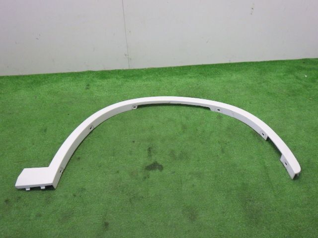 ★BMW X1 LDA-HT20 F48 B47C20A 白★フロント 右 オーバー フェンダー 純正 中古 11368514拍卖