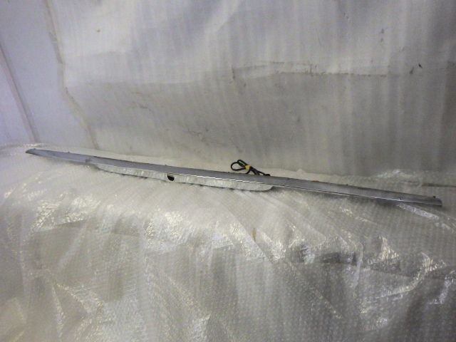 ★ベンツ 500SL R107 107046 SL 107★リア ガーニッシュ 3分割セット ナンバー灯 メッキ 純正 中古拍卖