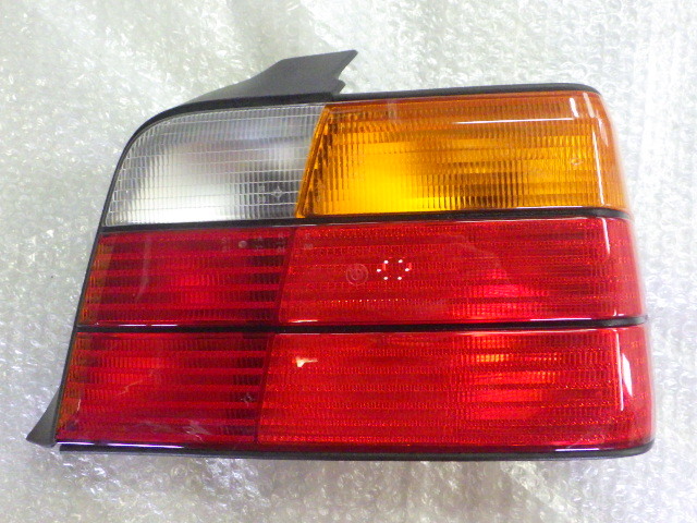 ★BMW 3 E46★右 テール 純正 中古 ランプ ライト 1387448 /53拍卖