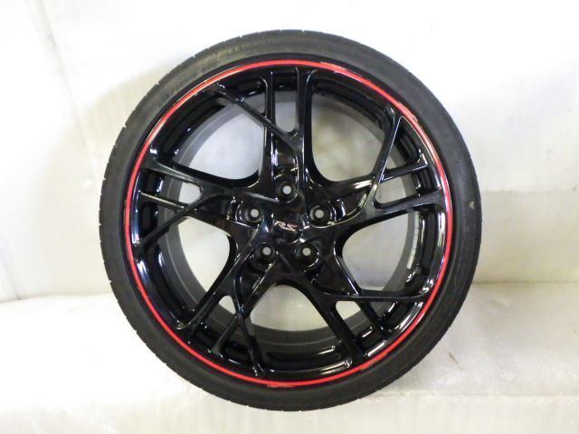 ★メガーヌ ルノー スポール レッドブル レーシング RB7 DZF4R★19インチ 1本 235/35R19 純正 114.3 5H 19 8.25J +65 中古拍卖