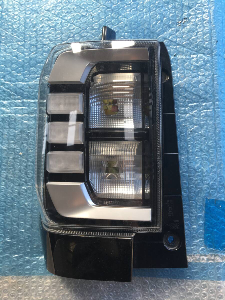 LA900S LA910S タフト 左テールライト テール左レンズ テールランプ左 純正 TOKAIDENSO 20525L TOKAIDENSO 20525 DAIHATSU TAFT拍卖