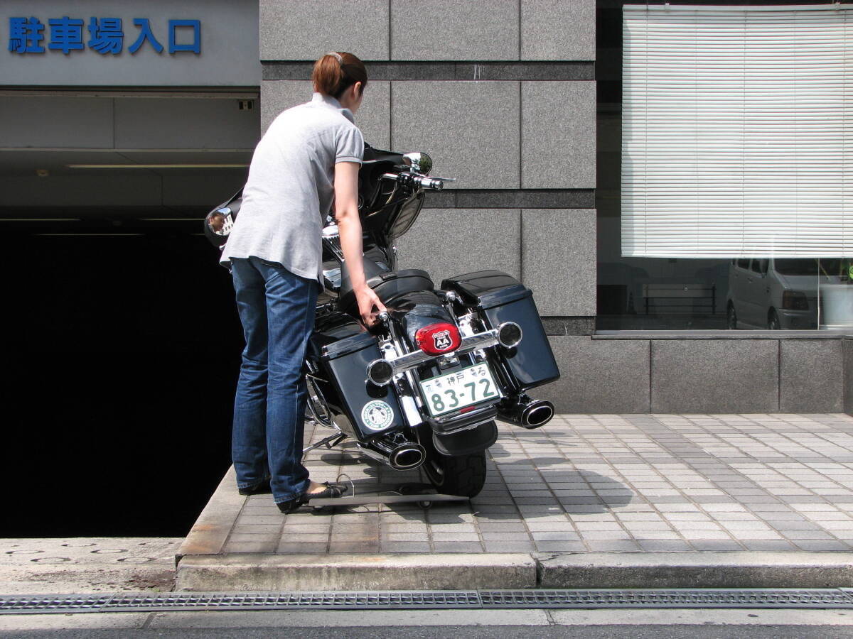 バイクリフターは収納名人で、バイカーさん業者さんの皆が愛用しています。拍卖