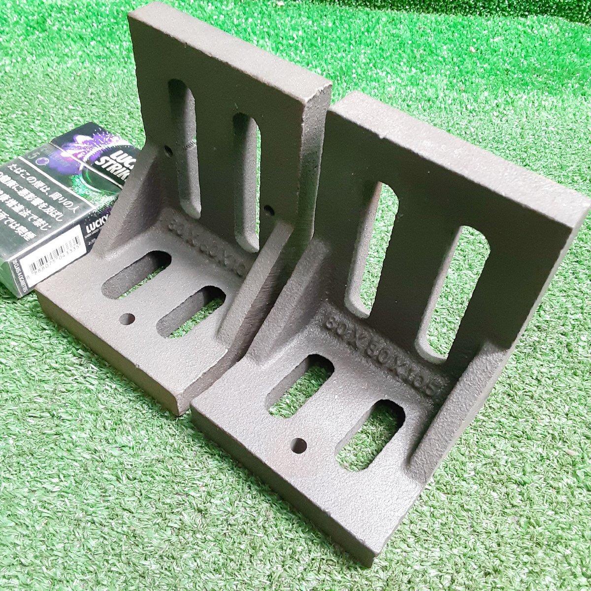 金希a435 ■イケール L型イケール ペンガラス サイズ(幅83mm×奥82mm×高107mm) (幅82mm×奥82mm×高107mm) 旋盤 治具 ★計2個セット拍卖