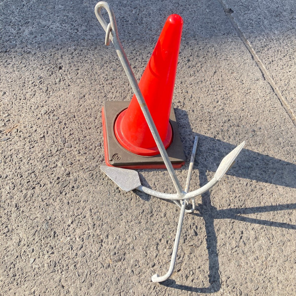 配清i481 停船道具 錨 アンカー 羽根135x205mm ストック長755mm 最大外寸(755x655x940mm) 丸環φ75mm■シーアンカー 船具 砂・砂利・岩場OK拍卖